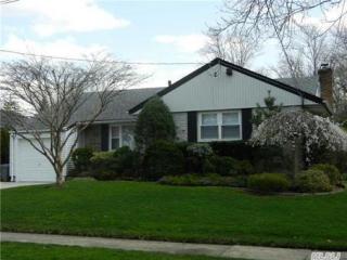2533 Eileen Rd, Rockville Centre, NY 11572-1308