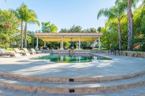 22140 Rolling Ridge Dr, Santa Clarita CA  91350-3308 exterior