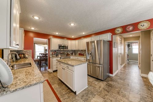 1874 Mountainview Ct, Florence, KY 41042-8036