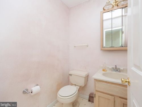 1 Apple Dr, Downingtown PA 19335-1182 exterior