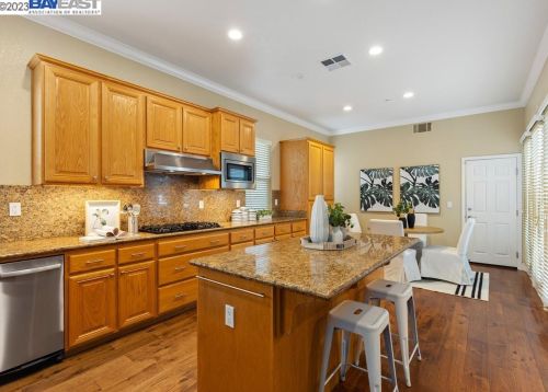 10864 Inspiration Cir, Pleasanton CA  94568-5562 exterior