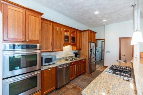 95 Acres Of Pne Rd, Coventry RI 02816-8949 exterior