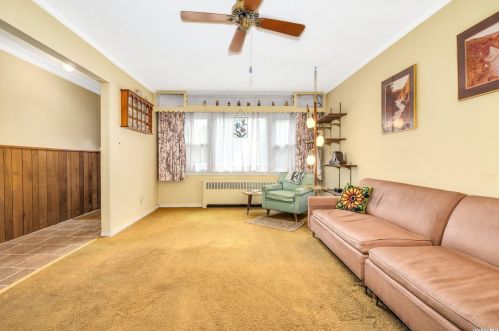 11 Ruby Ln, Huntington Station NY  11746-4518 exterior