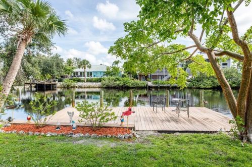 3675 Riviera Cir, Bonita Springs, FL 34134-4117
