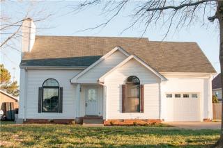 323 Northridge Dr, Clarksville, TN 37042-7360