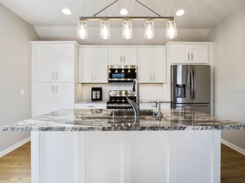 1070 Nash Dr, Kissimmee FL  34747-4319 exterior