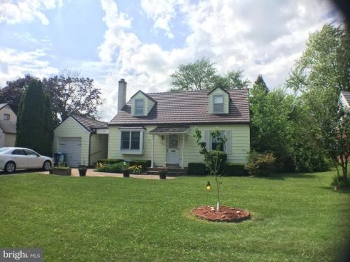 502 Crestview Rd, Lansdale, PA 19446-2910