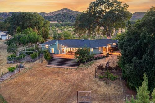 2110 Cedar Hill Way, Lakeport, CA 95453-8728