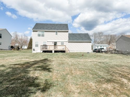 15 Bartlett Meadow Dr, Killingly CT  06241-1847 exterior