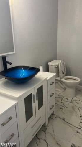 14 Ironwood Way, West Paterson NJ  07424-2019 exterior