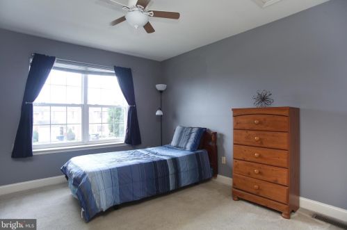 47 Barlow Dr, Souderton PA  18964-2276 exterior