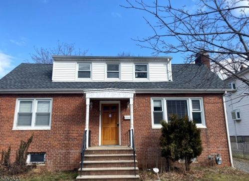 57 Dewey St, Bloomfield, NJ 07003-4208