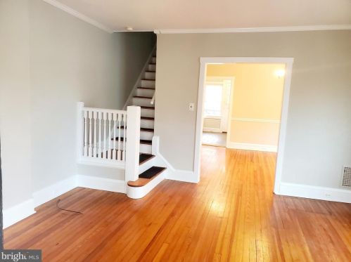 439 Union St, Wilmington, DE 19805-3833