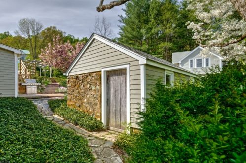 30 Fox Chase Rd, Chester NJ  07930-2915 exterior