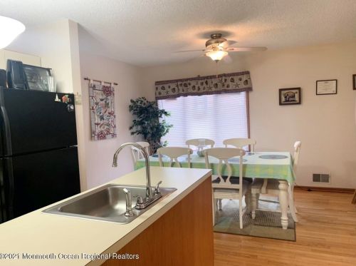 132 Fremont Ave, Pelican Island, NJ 08751-1815