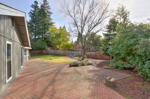 110 Spring Water Way, Folsom CA  95630-2073 exterior