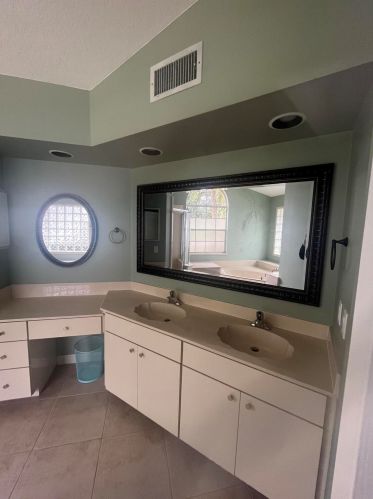 1306 Cottonwood Cv, Fort Pierce FL  34986-2002 exterior