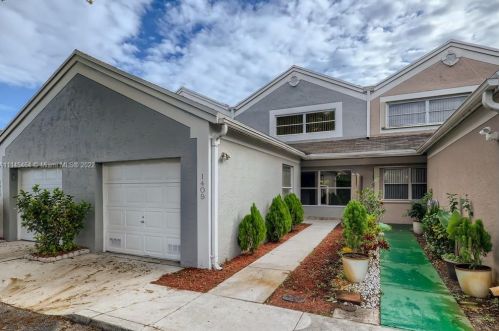 1409 124th Ave, Hollywood, FL 33026-3861