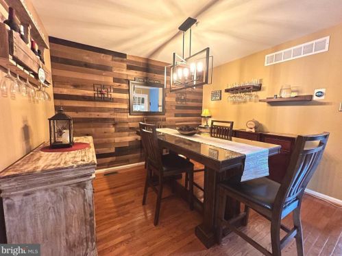 324 Glenn Rose Cir, Norristown PA 19406-1783 exterior