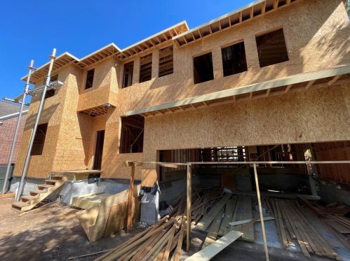 4702 Bellview St, Bellaire, TX 77401-5304