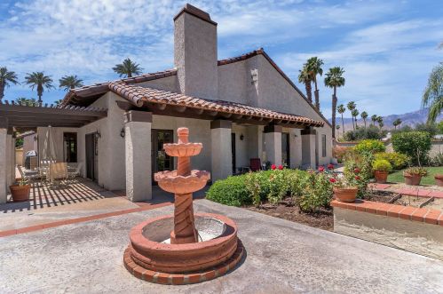 68 Calle Rivero, Rancho Mirage CA  92270-2253 exterior