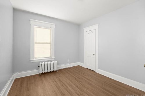 219 6th St, Bridgeport CT  06607-1046 exterior