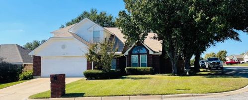 300 Deauville Dr, Fort Worth, TX 76108-3786