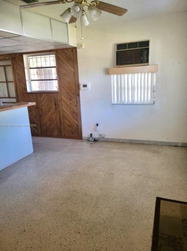 660 55th St, Hialeah FL  33013-1670 exterior