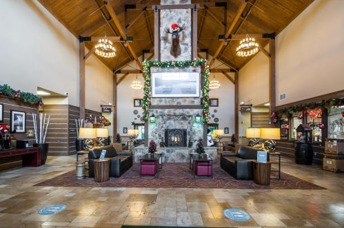 7020 Grand Geneva Way, Lake Geneva WI  53147-5105 exterior