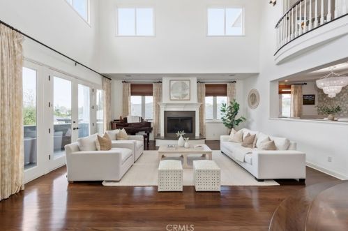 916 9th St, Manhattan Beach CA  90266-5953 exterior