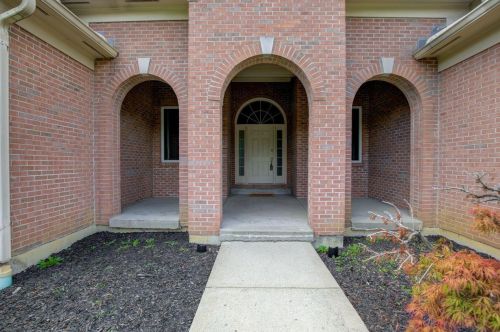 11465 Brittany Woods Ln, Cincinnati, OH 45249-1653