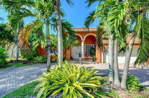 15913 103rd Ln, Miami, FL 33196-6180