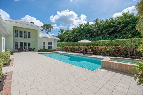 3298 Greenway Dr, Jupiter, FL 33458-8237