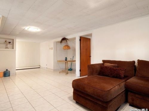 430 Clement Ave, Floral Park NY  11003-2703 exterior