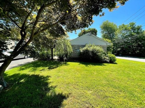 82 Albemarle Rd, White Plains, NY 10605-3302
