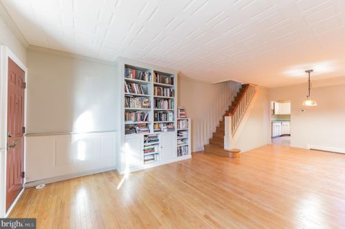 1913 9th St, Wilmington, DE 19805-2705