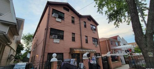 103-52 97th St, Jamaica, NY 11417-2204