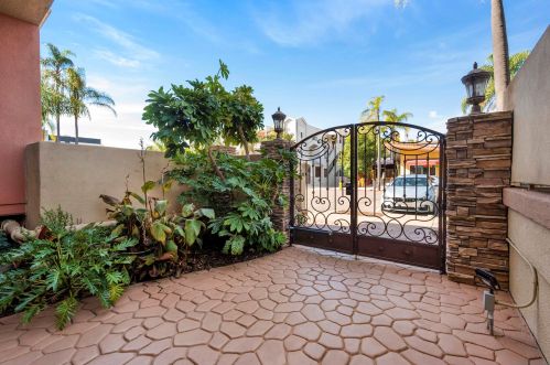 3939 Illinois St, San Diego CA 92104-3026 exterior