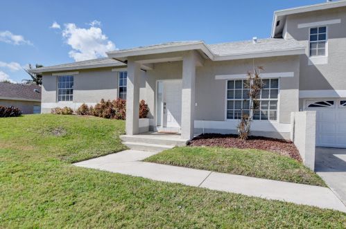 16 Pepperwood Ct, Boynton Beach, FL 33426-9351