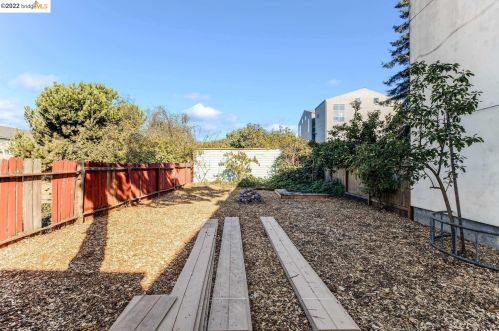 3426 Hannah St, Oakland CA  94608-4024 exterior