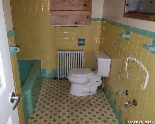 177 Arizona Rd, Babylon NY  11704-2533 exterior