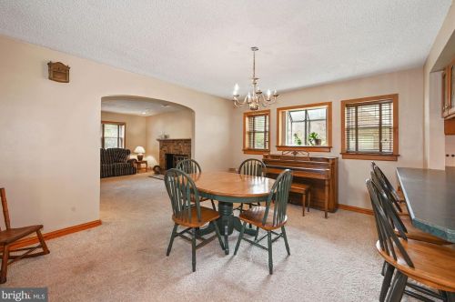 12 Cedar Ave, Berlin Boro NJ  08009-1302 exterior