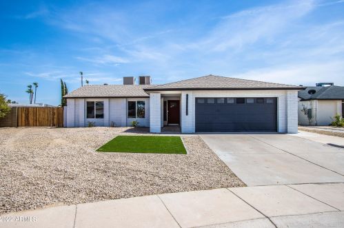 4665 Kings Ave, Glendale, AZ 85306-1527