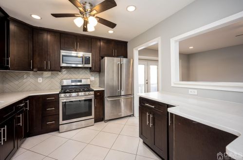501 Peach St, Avenel, NJ 07001-1066