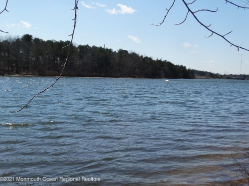 732 Palm Beach Dr, Lacey NJ  08731-4906 exterior