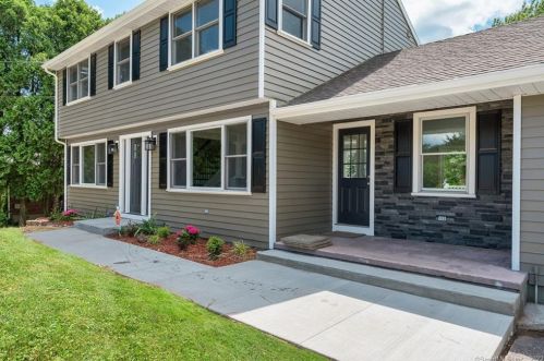 77 Arbutus St, Middletown, CT 06457-5118
