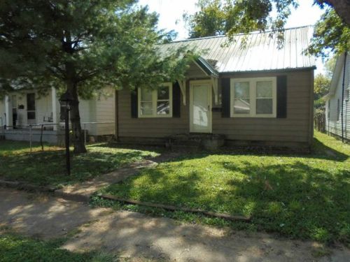 1122 Helm St, Henderson KY  42420-3711 exterior
