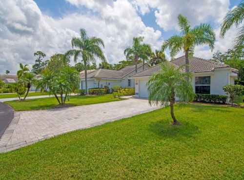 1705 Aynsley Way, Vero Beach FL  32966-8295 exterior