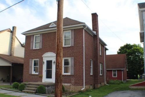 111 4th St, Philipsburg, PA 16866-1437