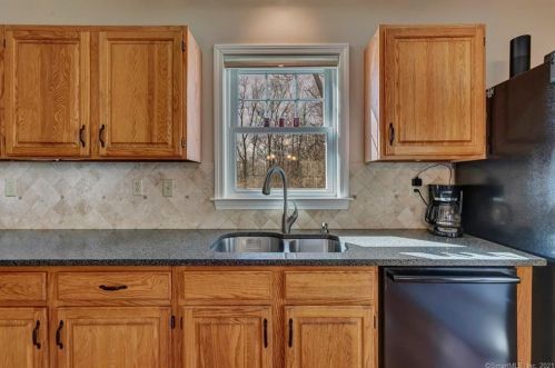 40 Carli Blvd, Colchester CT  06415-1867 exterior